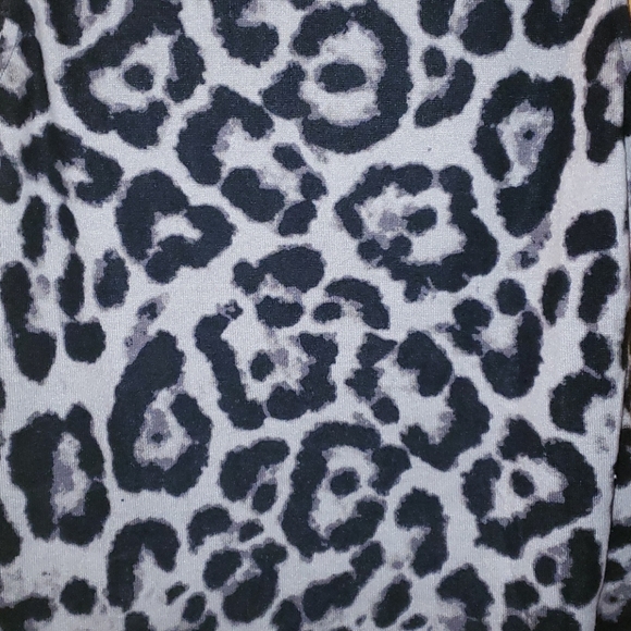 Leopard sleeveless turtleneck - Picture 3 of 5